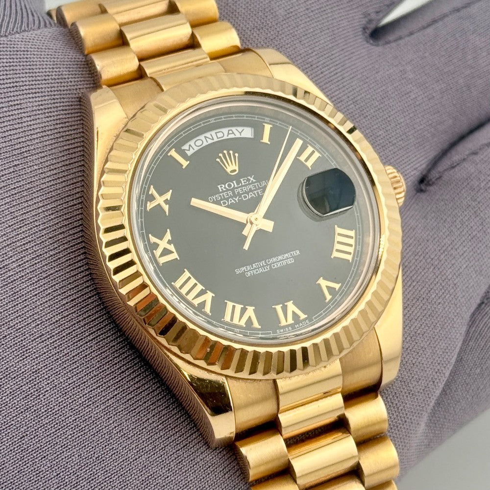 Pre-Owned Rolex Day- Date 41mm 218235