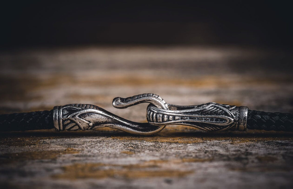 William Henry KNIVES B02 Fire