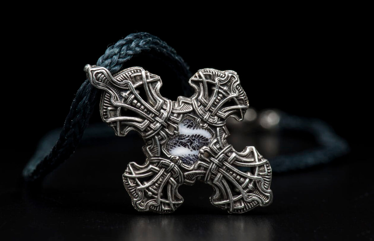William Henry JEWELRY Kells Cross IV P10 FC
