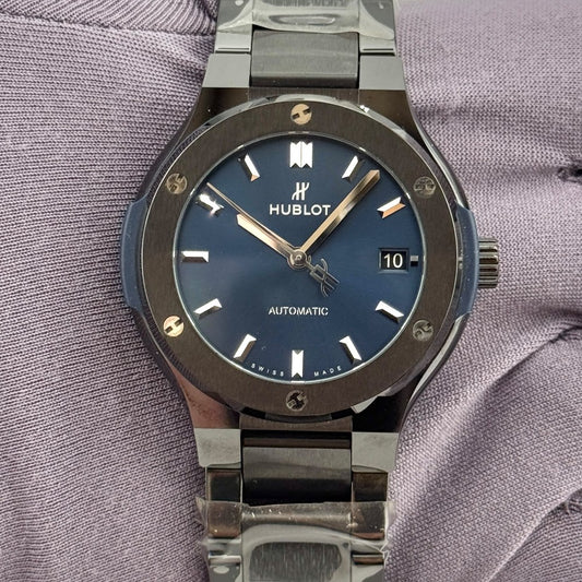 Hublot Classic Fusion Blue 38 568.CM.7170.CM