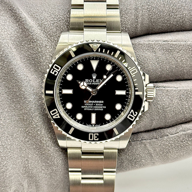 Pre-Owned Rolex Submariner No Date 124060
