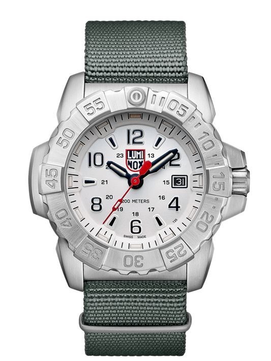 Luminox Navy Seal Steel 3250 Series 45mm On Strap 3257