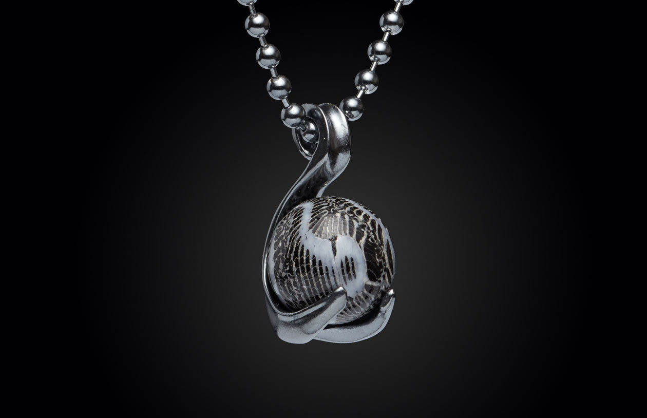 William Henry Necklace Black Swan P25 FC