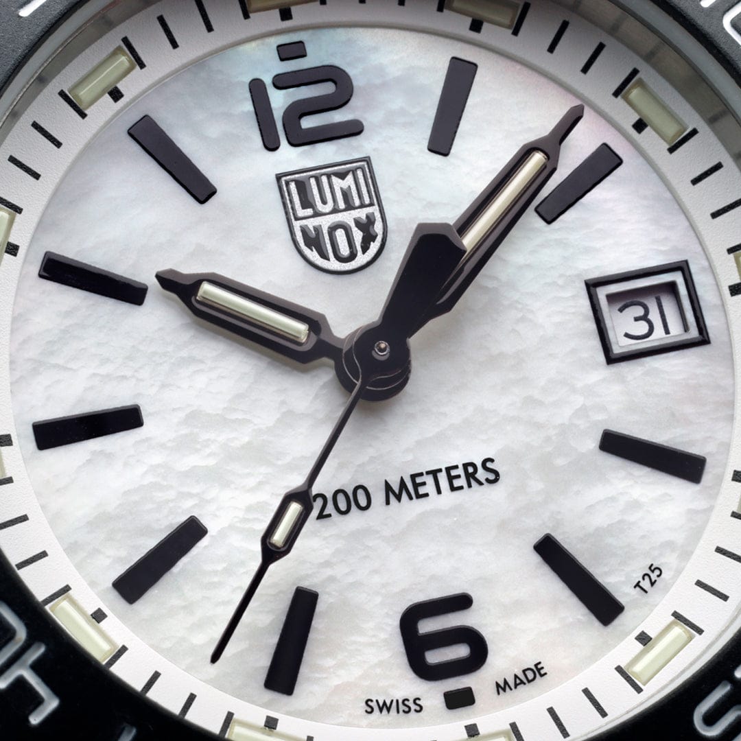 Luminox Pacific Diver Ripple, Mother of Pearl, 39 mm, Dive Watch Set XS.3128M.SET