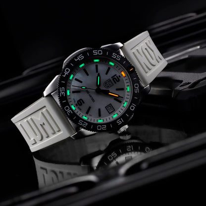 Luminox Pacific Diver Ripple, Mother of Pearl, 39 mm, Dive Watch Set XS.3128M.SET