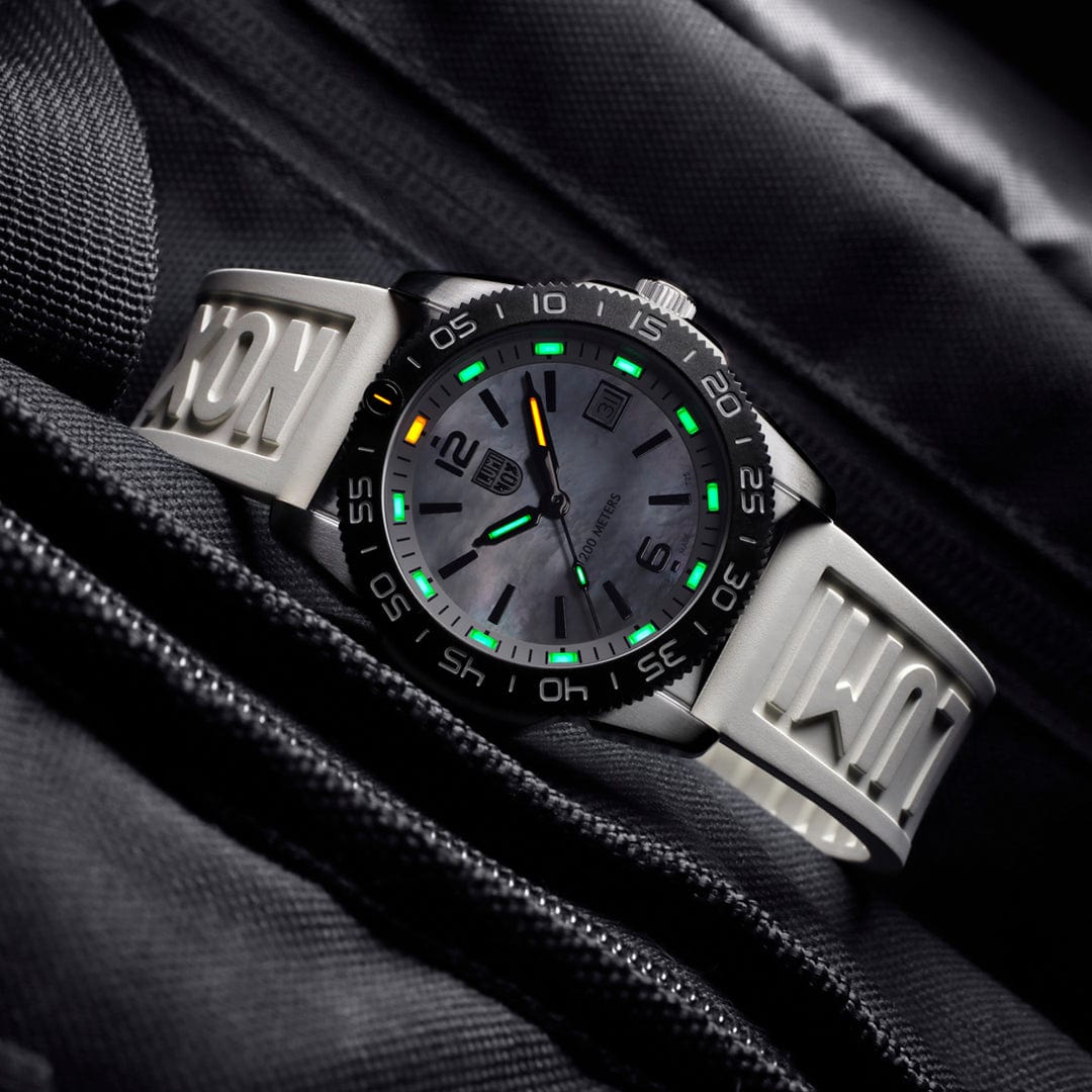 Luminox Pacific Diver Ripple, Mother of Pearl, 39 mm, Dive Watch Set XS.3128M.SET