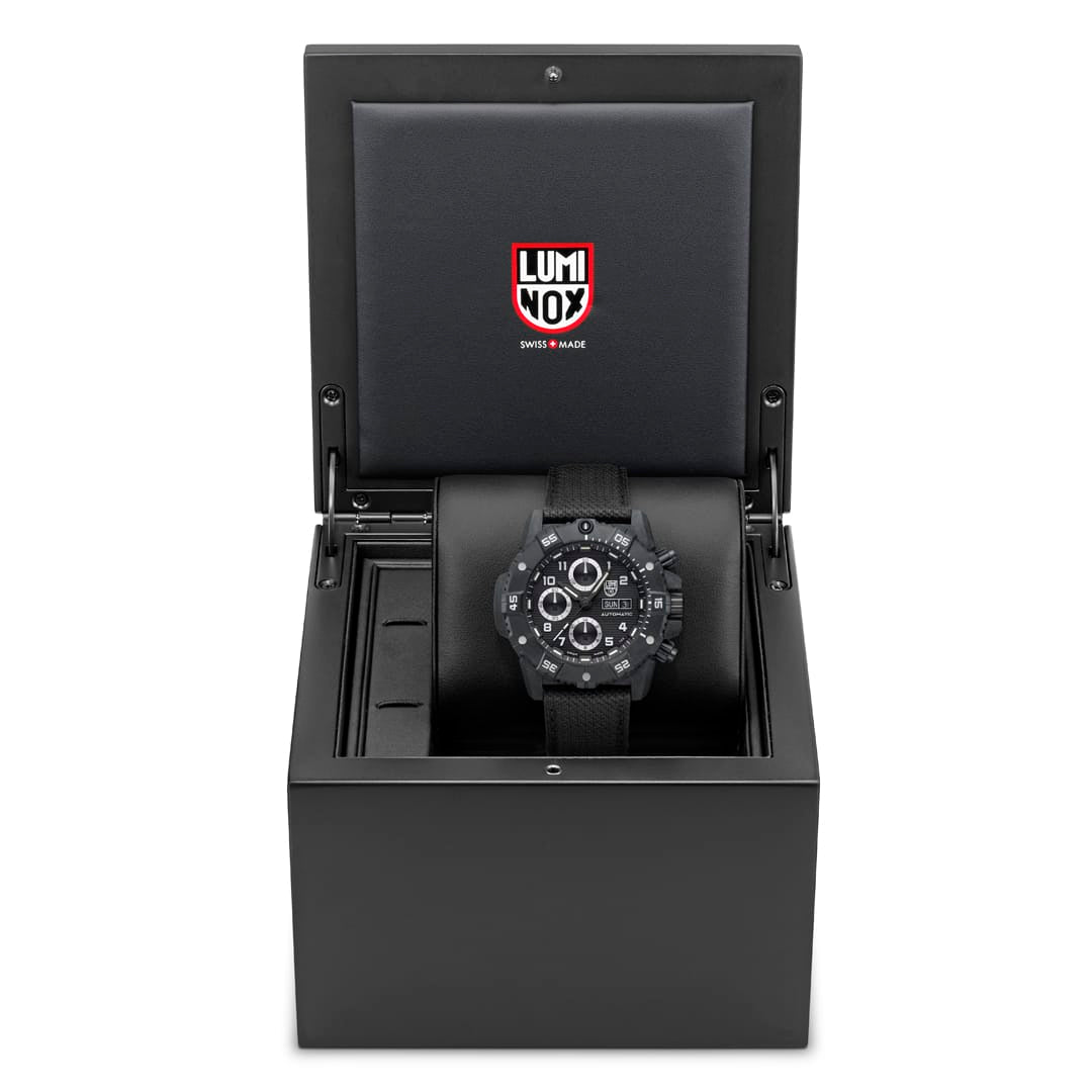 Luminox Watch, New Master Carbon SEAL Chronograph Automatic, 45 mm, Military Dive Watch XS.3881