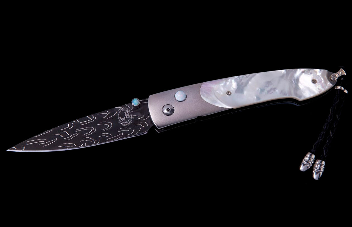William Henry KNIVES B10 Hologram
