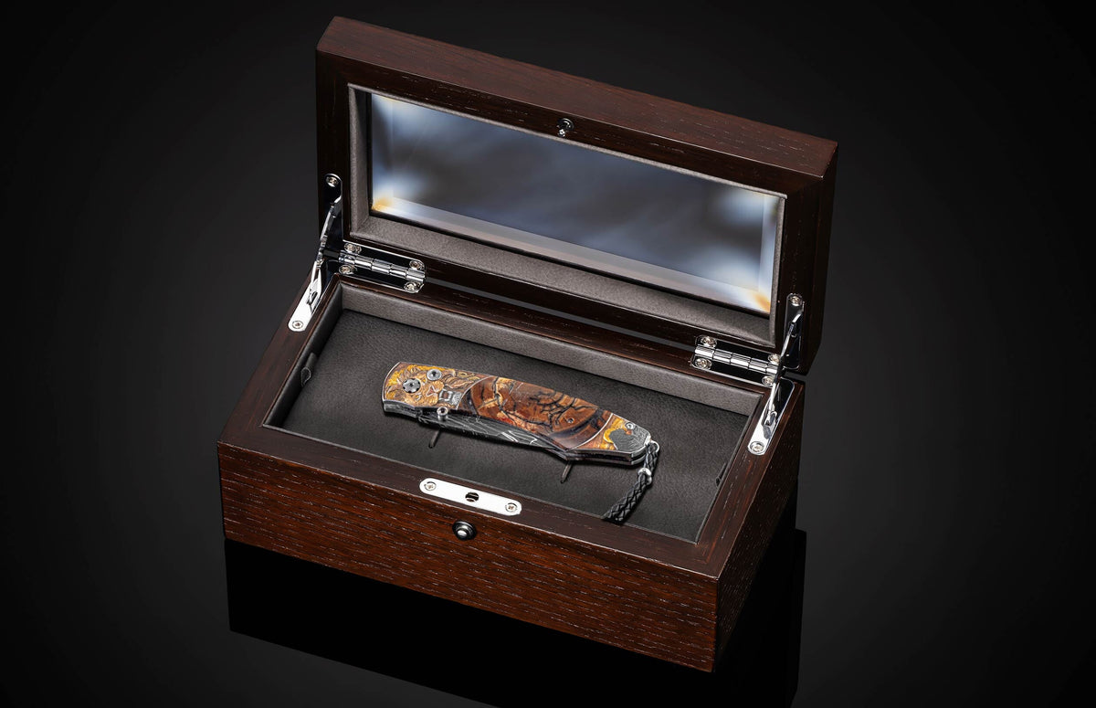 William Henry KNIVES B12 African Lions