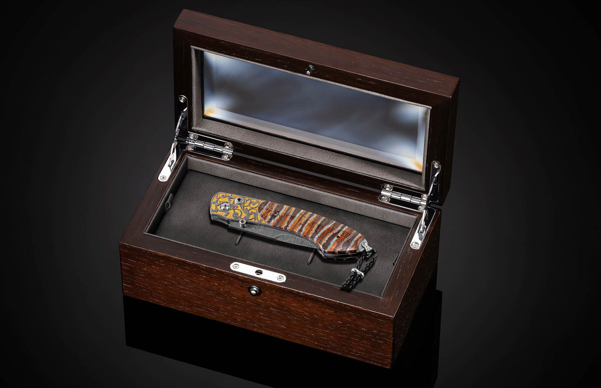 William Henry KNIVES B12 Gold Scroll