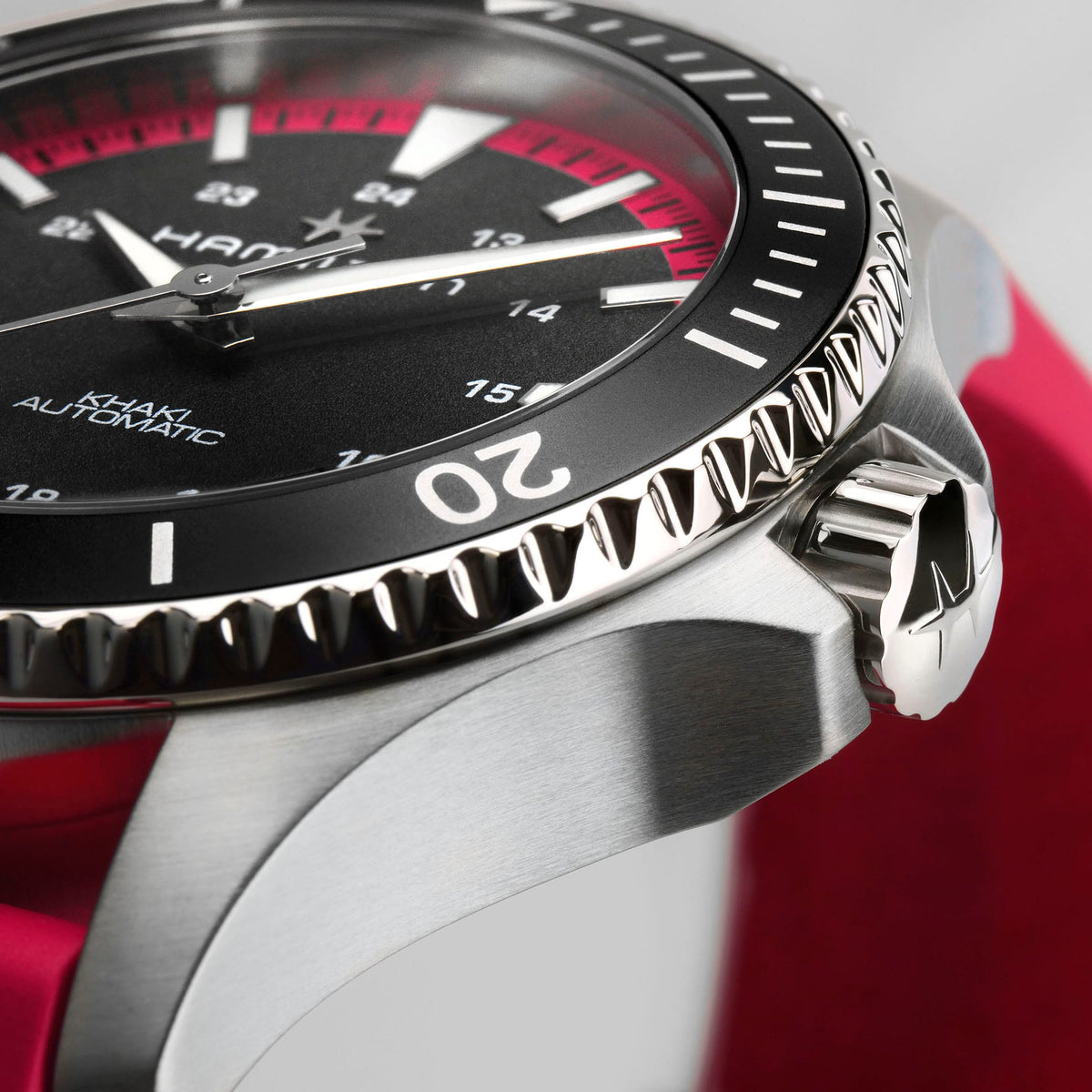 Hamilton Khaki Navy Scuba Auto H82395330
