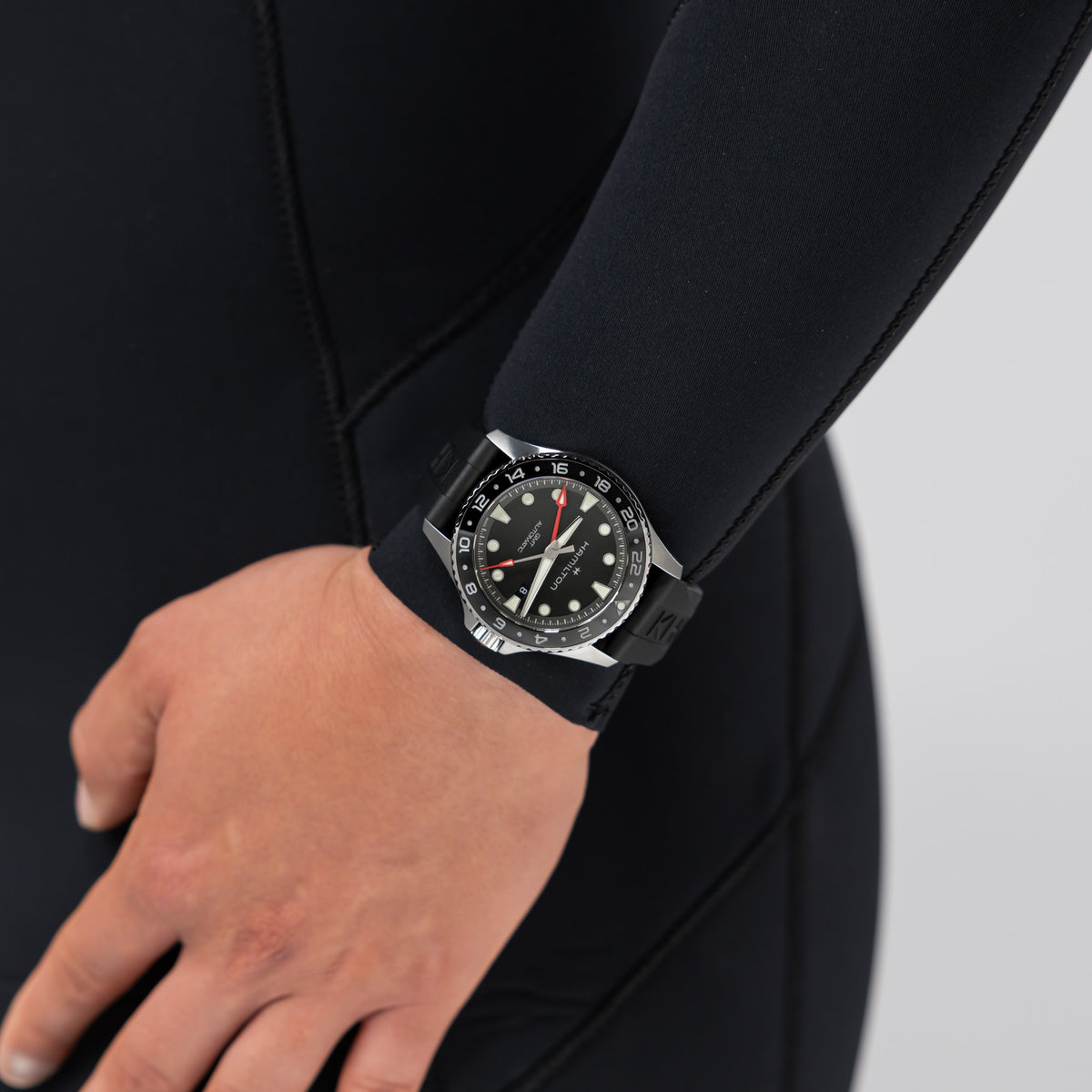 Hamilton Khaki Navy Scuba Auto GMT 43mm H82555330