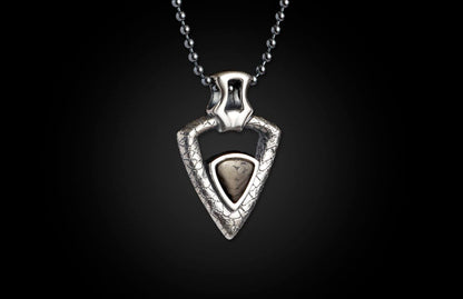 William Henry JEWELRY Carbon Fervor - 22" P28 CF - 22"